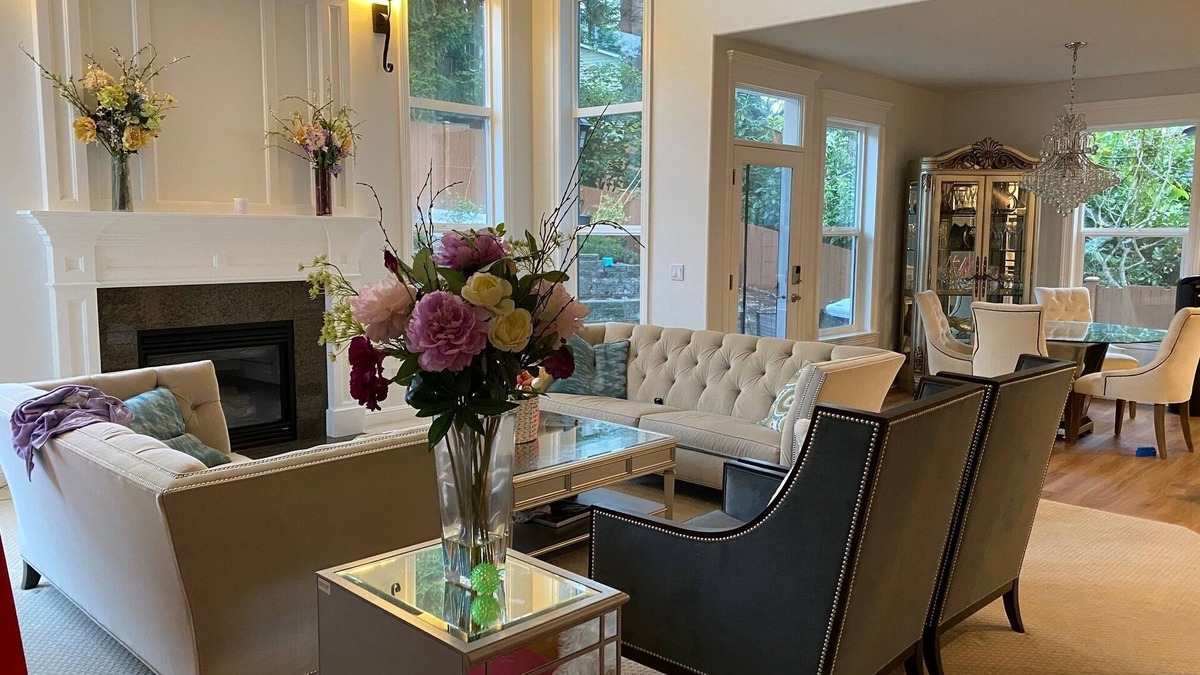 Lake Hills House | Luxurious spacious centrally located Bellevue home