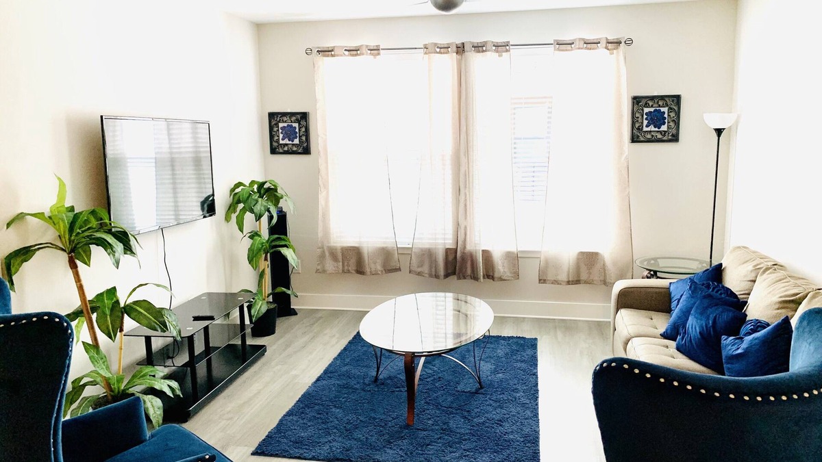 Cumberland Condo | LUXURIOUS SPACIOUS PLACE NEAR TRUIST PARK!