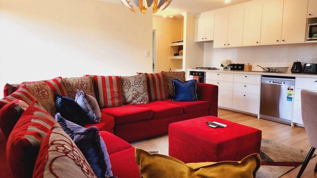 Coolbellup Apartment | Luxurious & Stylish home - 10 Mins from Freemantle & Fiona S. Hosp & Murdoch Uni