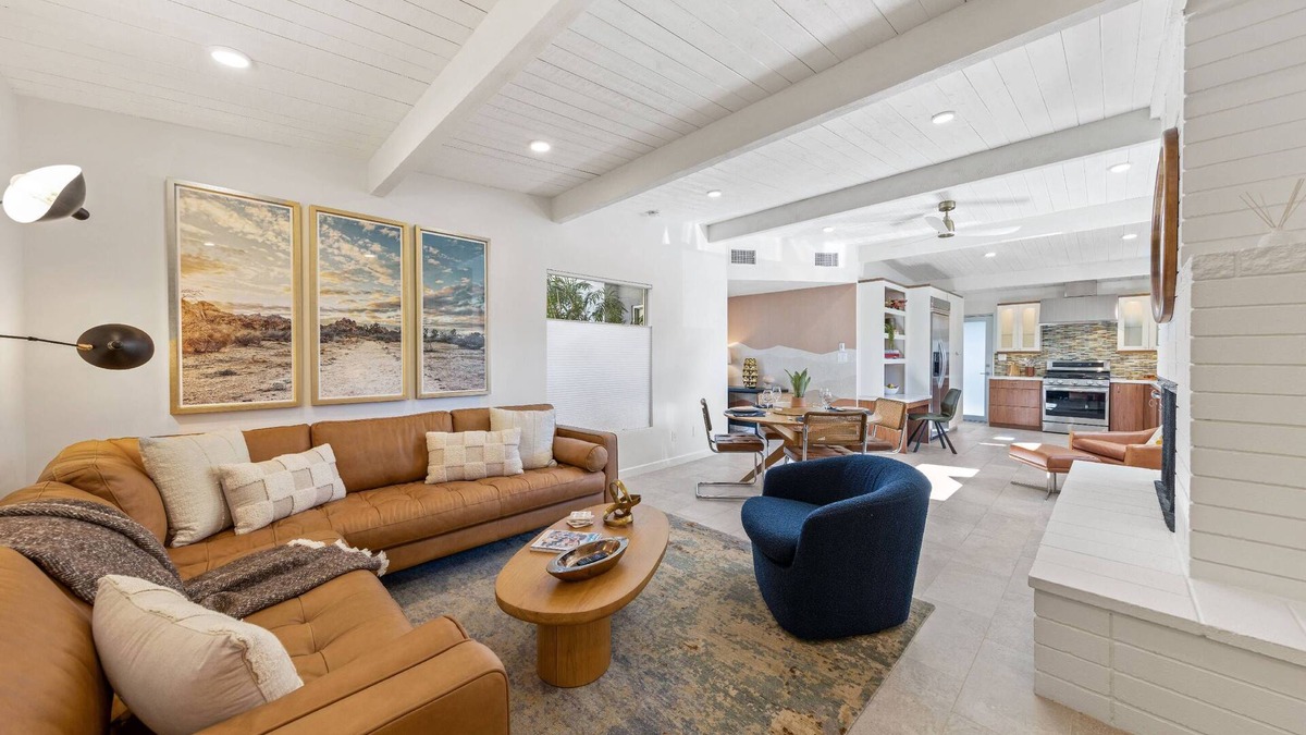 Historic Tennis Club Condo | Luxurious Tennis Club Bungalow 1 with Mountain Views and Walks to Downtown Palm Springs!