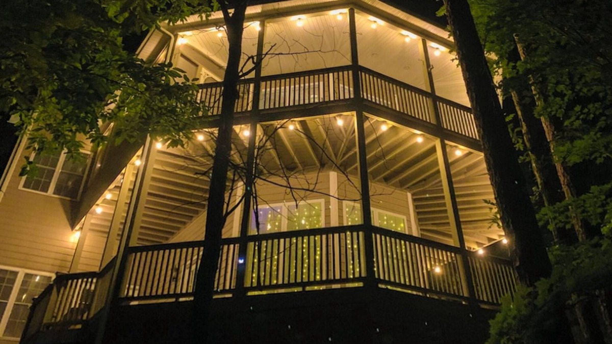 Helen House | Luxurious Tree House Retreat with wrap around balconies and Hot Tub