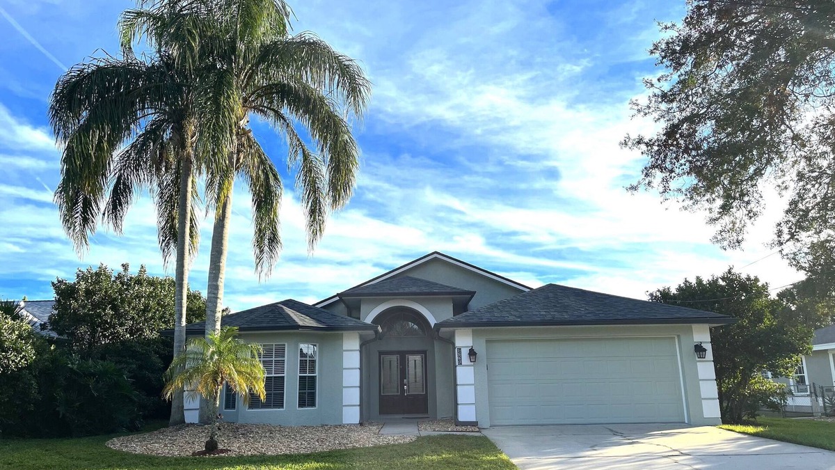 Tarpon Springs House | Luxurious Tropical Sanctuary