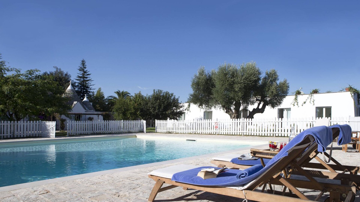 Martina Franca House | Luxurious Trullo and Villa. Ideal for Families - Fenced Pool. Great Location.