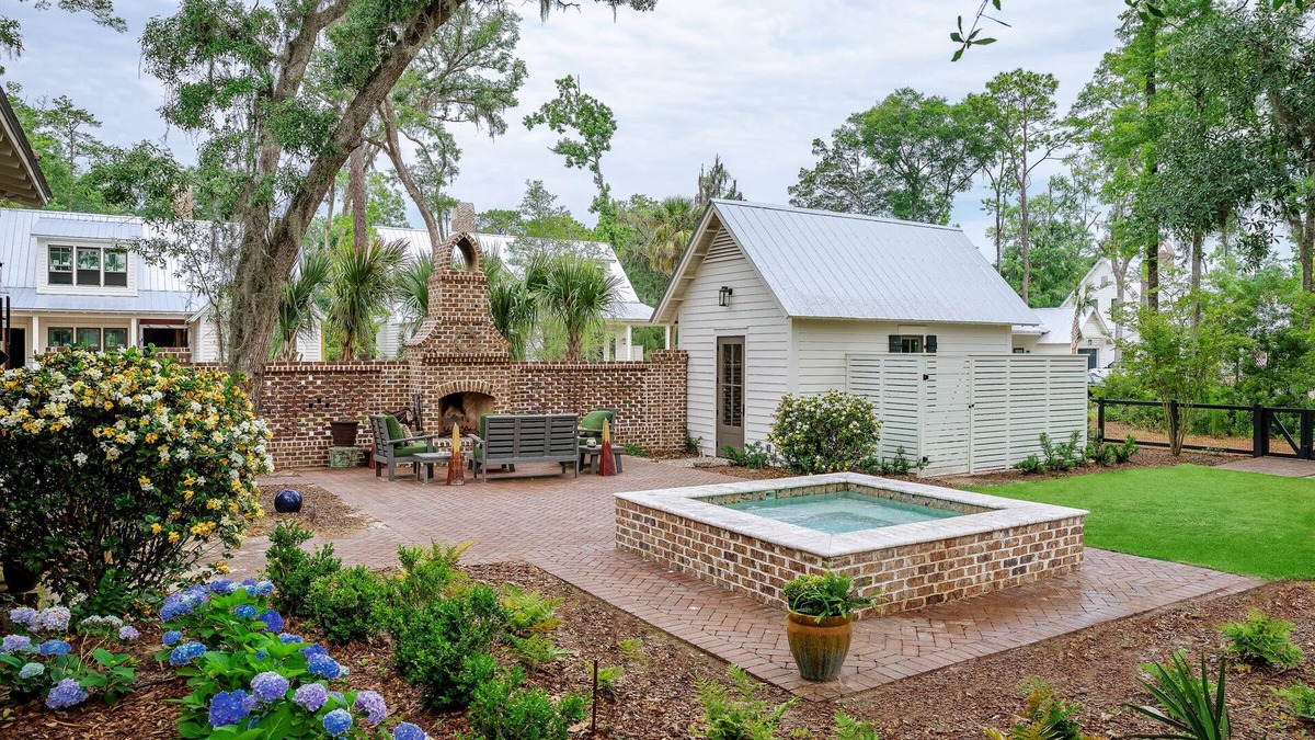 Palmetto Bluff House | Luxurious Two Bedroom Cottage, Enchanting Backyard
