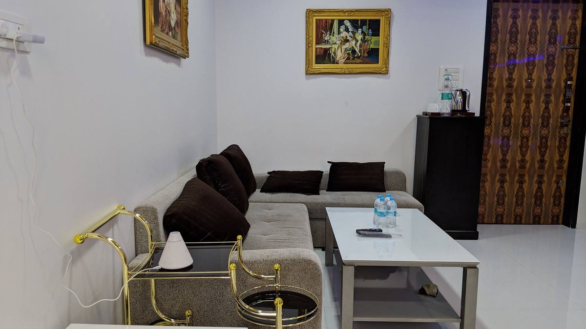 Aarey Colony Villa | Luxurious villas will all basic and a private pool