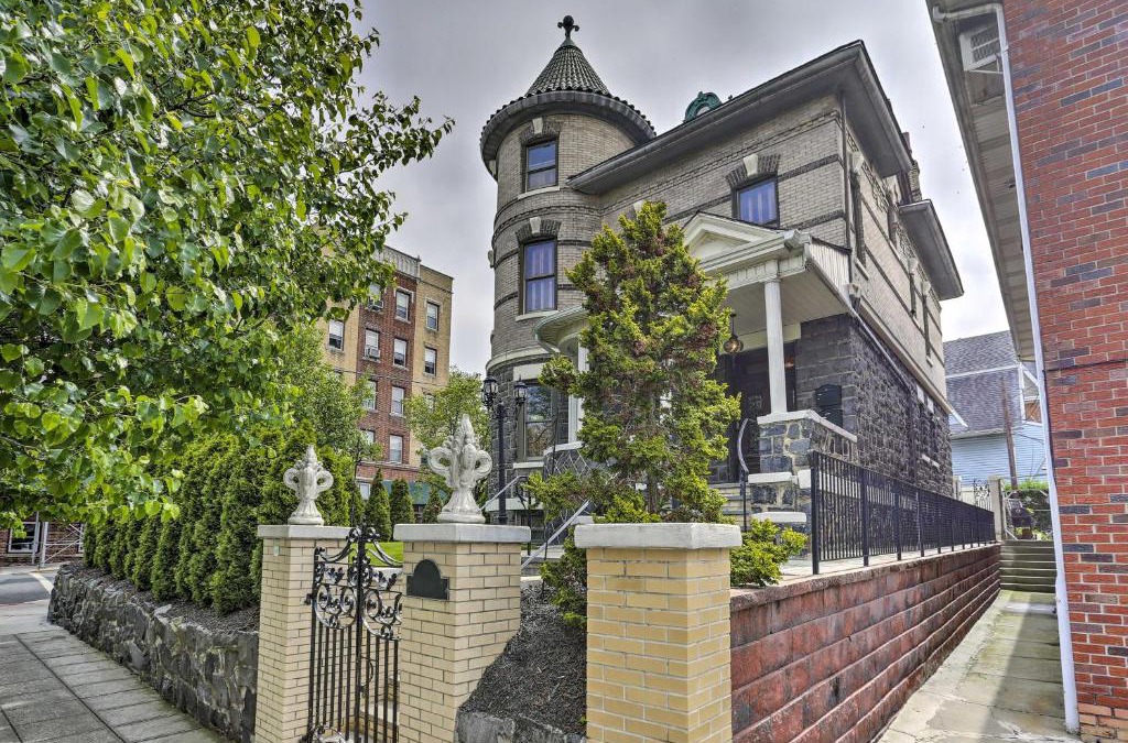 North Bergen House | Luxurious Victorian Home Steps to County Park