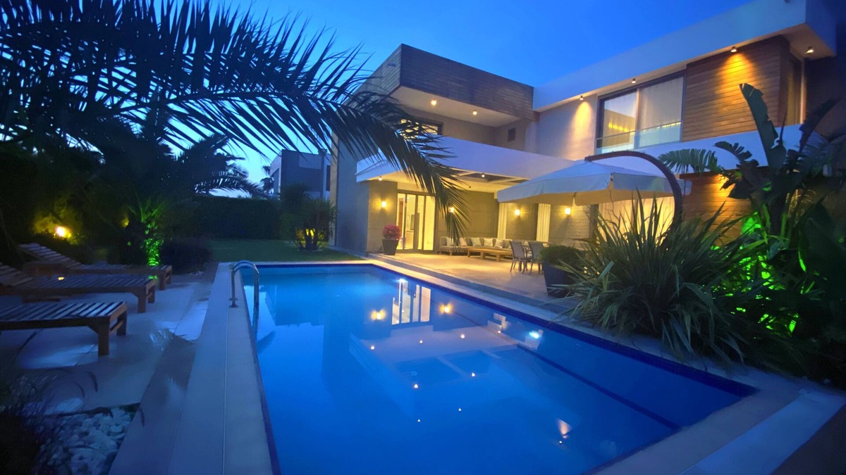 Cesme Villa | Luxurious Villa in Mamurbaba - Privatepool - 800sqm Garden - 5min from Beach!