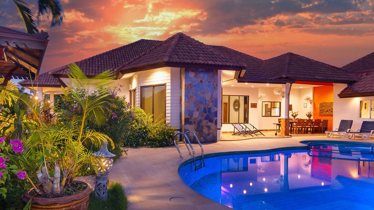 Nong Prue Villa | Luxurious Villa Pattaya Hill, minutes from town
