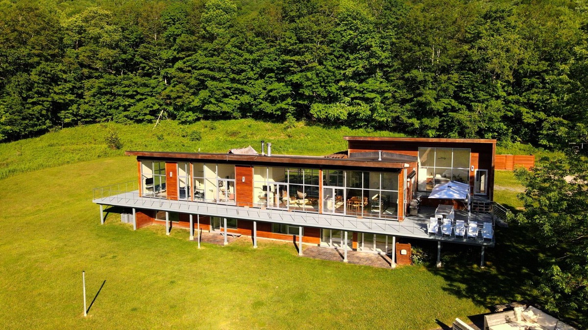 Denver Villa | Luxurious villa. Spa experience, hot tub, sauna, pool. Close to ski.