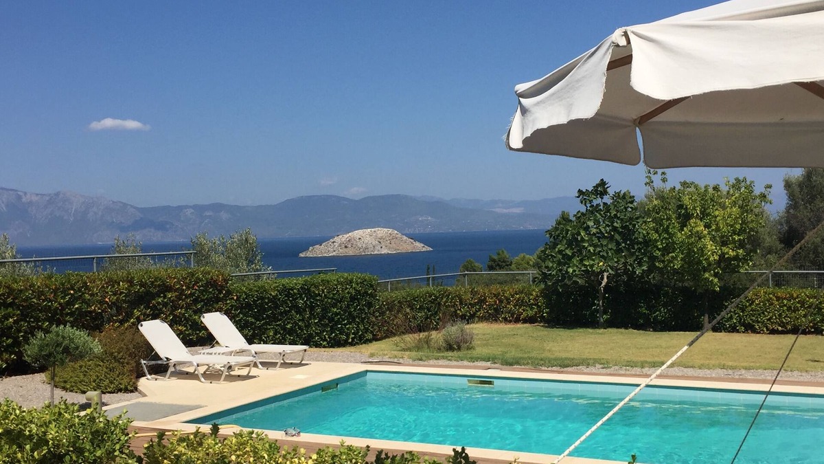 Skroponeria Villa | Luxurious Villa with ecopool-next to the sea, close to Athens! Strict cleaning!