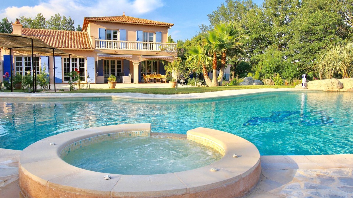 Les Arcs-sur-Argens House | LUXURIOUS VILLA WITH A SPECTACULAR SWIMMING POOL PLEASE SEE HOUSE RULES FOR MORE