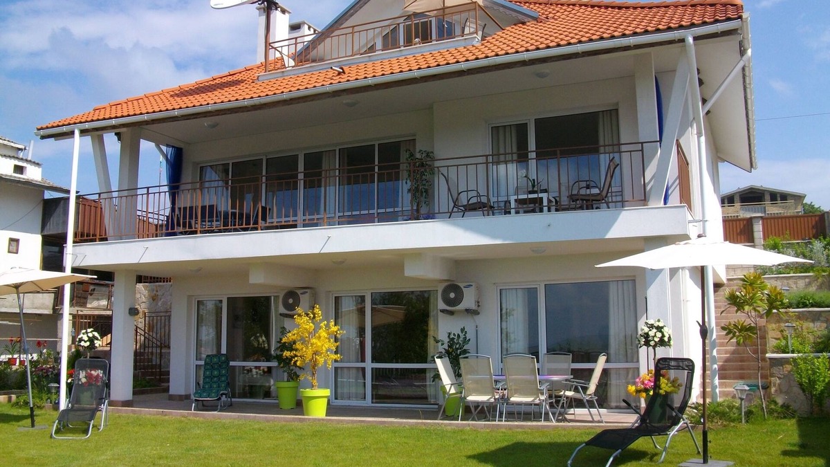 Varna Villa | luxurious villa with sea views, private pool and Sleeps 8