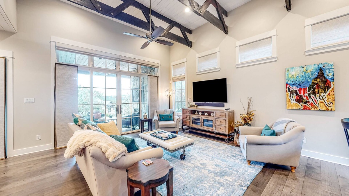 Spicewood Villa | Luxurious villa with outdoor TV lounge, kitchen & alfresco dining space