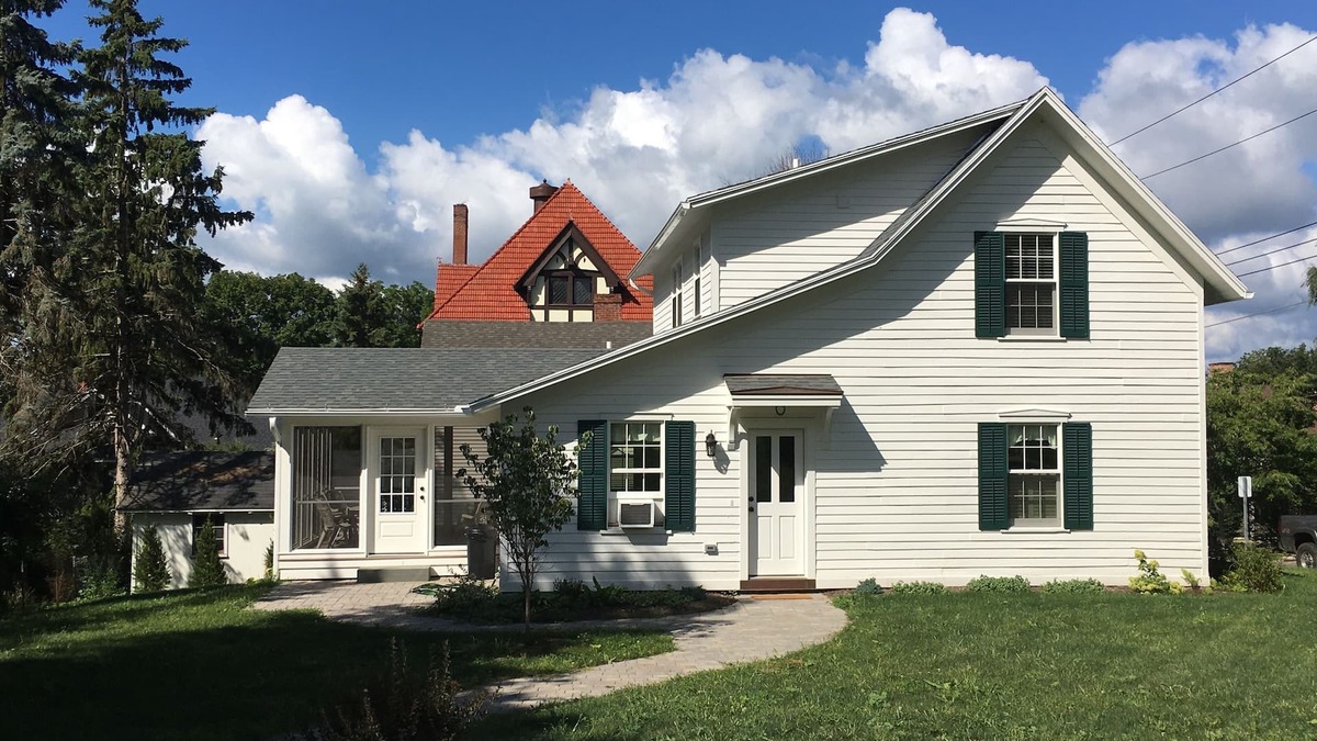 Town of Ledyard House | Luxurious Village Town House in the Heart of Aurora New York