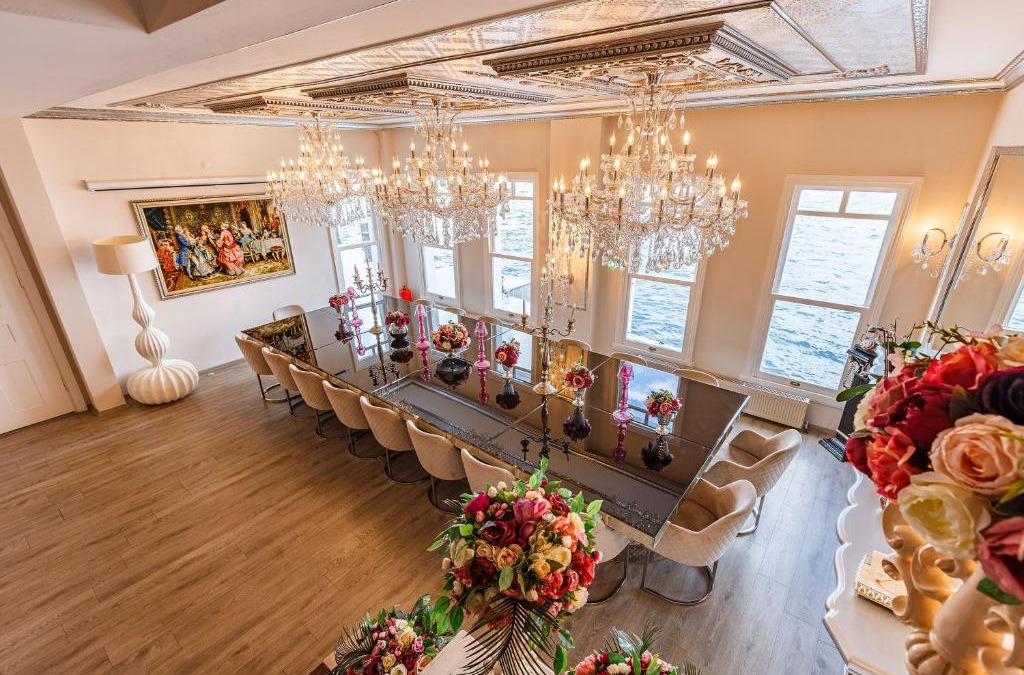 Beylerbeyi Villa | Luxurious Waterfront Mansion with Amazing Bosphorus View