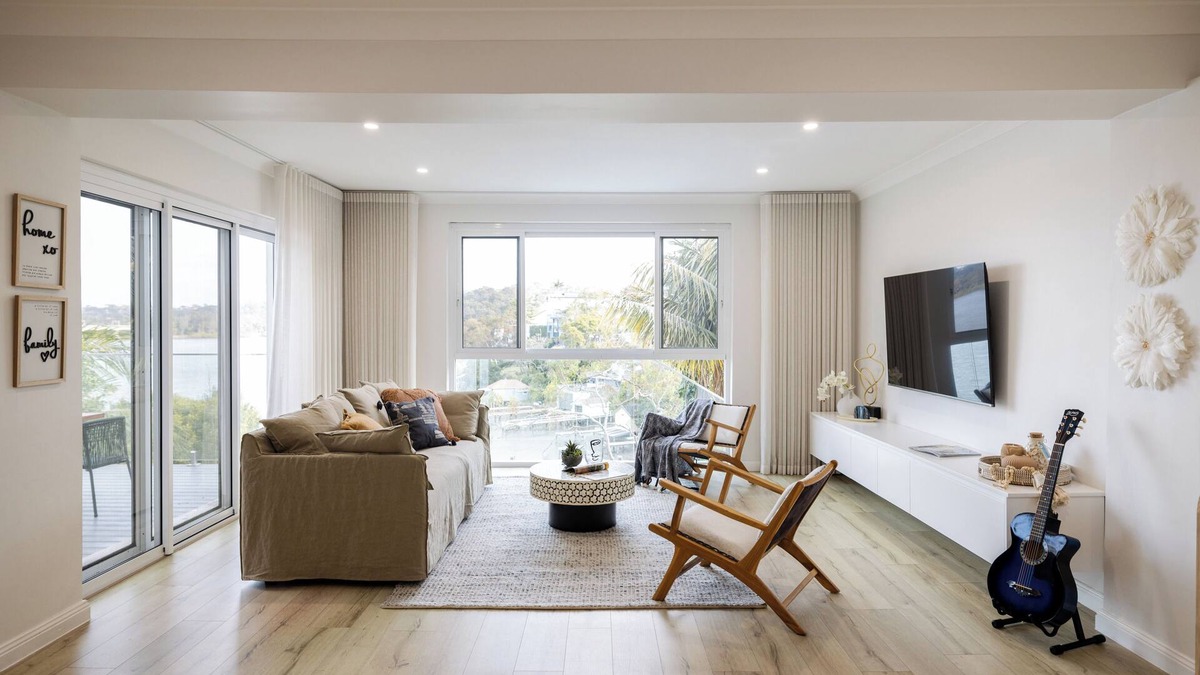 Oatley House | Luxurious Waterfront Retreat with Tennis Court