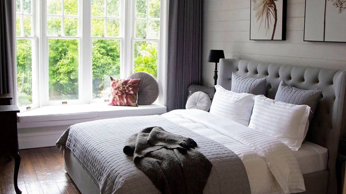 Beaconsfield Upper House | Luxuriously renovated cottage, big gourmet breakfast, Dandenong Ranges