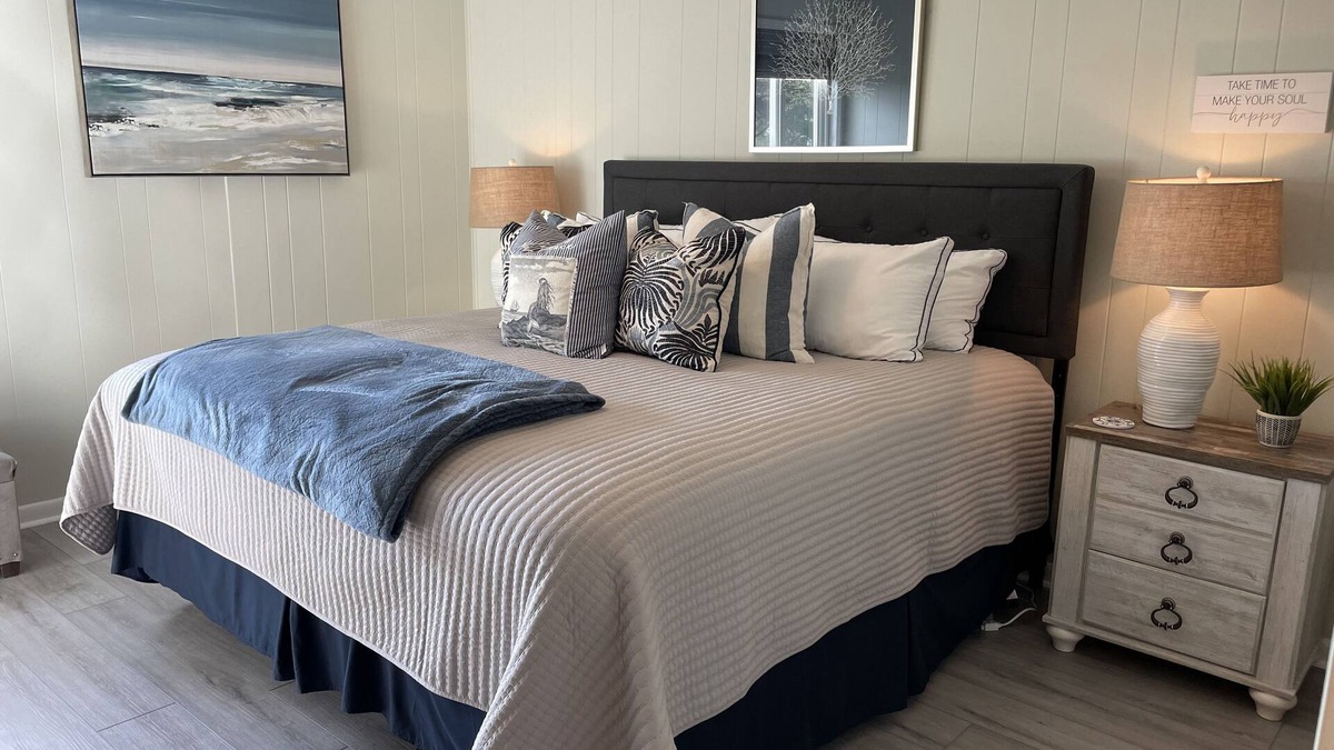 Ocean Isle Beach Condo | Luxuriously Coastal Beach Front Condo - Welcome to Sea La Vie!
