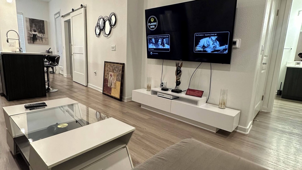 Irvine Business Complex Apartment | Luxury 1 bd Private Apartment