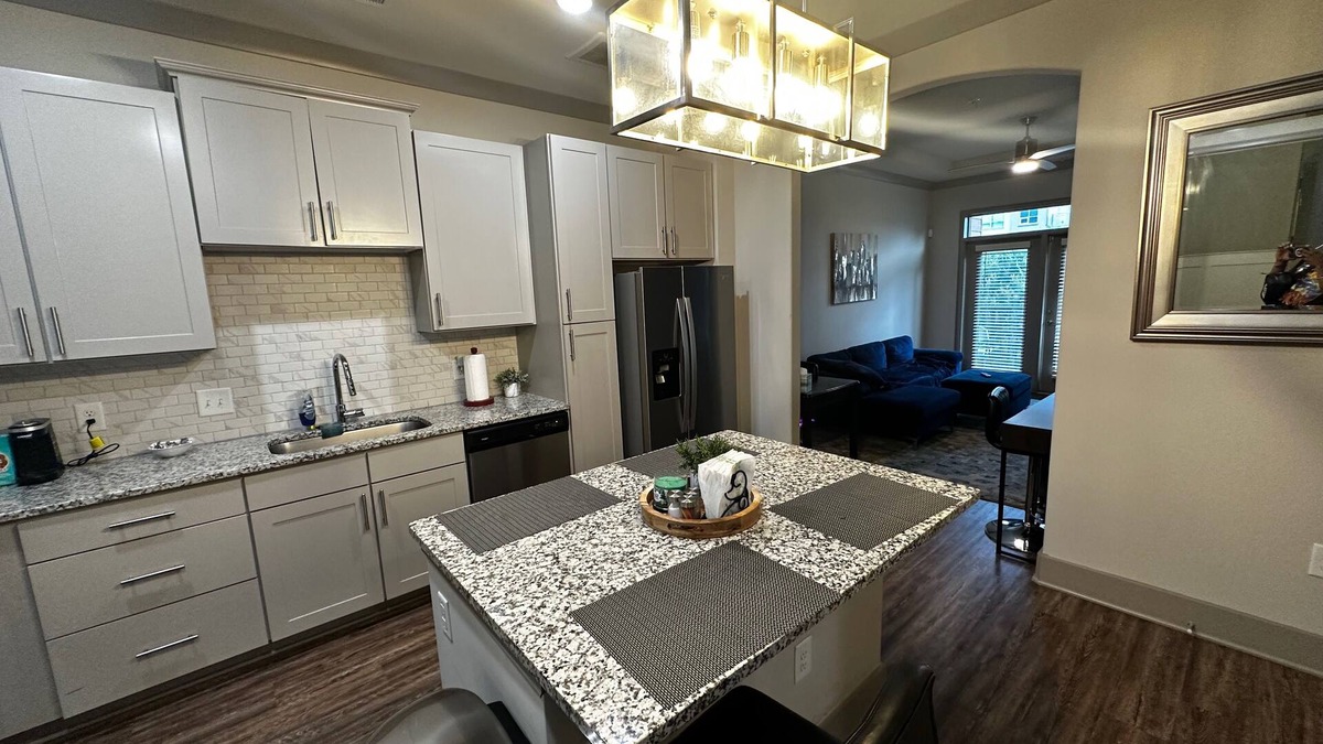 Lindbergh Apartment | Luxury 1 Bedroom 1 Bath Apt in Buckhead - Near many attractions !