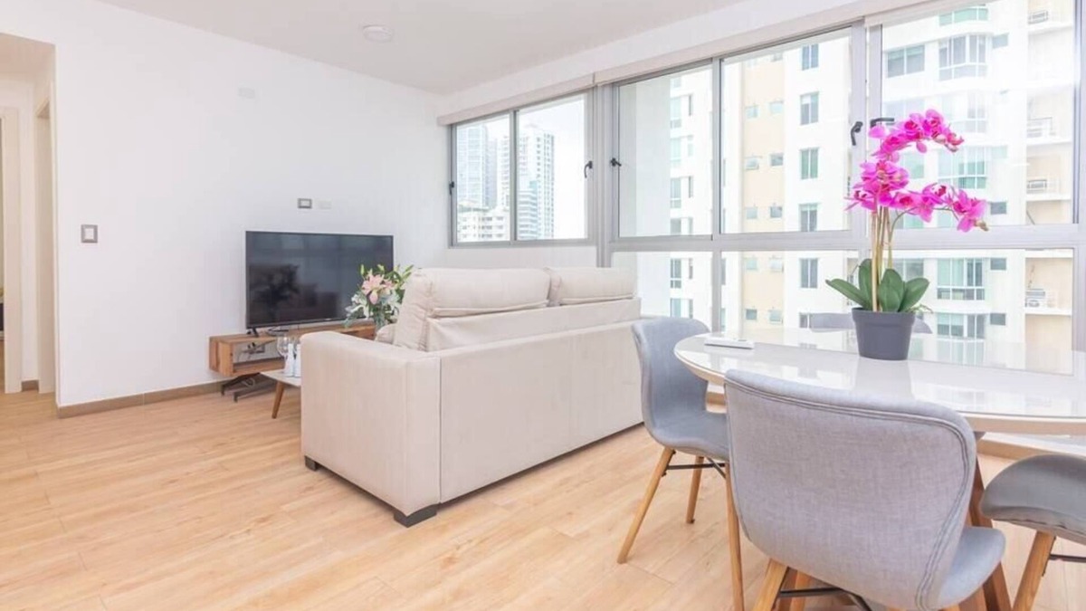 Marbella Apartment | Luxury 1 bedroom apt with free parking