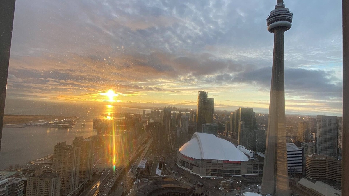 Financial District Condo | Luxury 1 Bedroom Condo with CN Tower & Lakeview