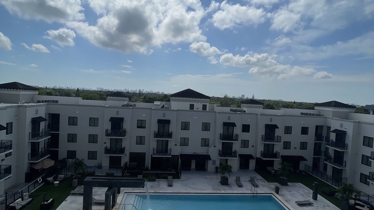 Coral Terrace Apartment | Luxury 1 bedroom condo Miami