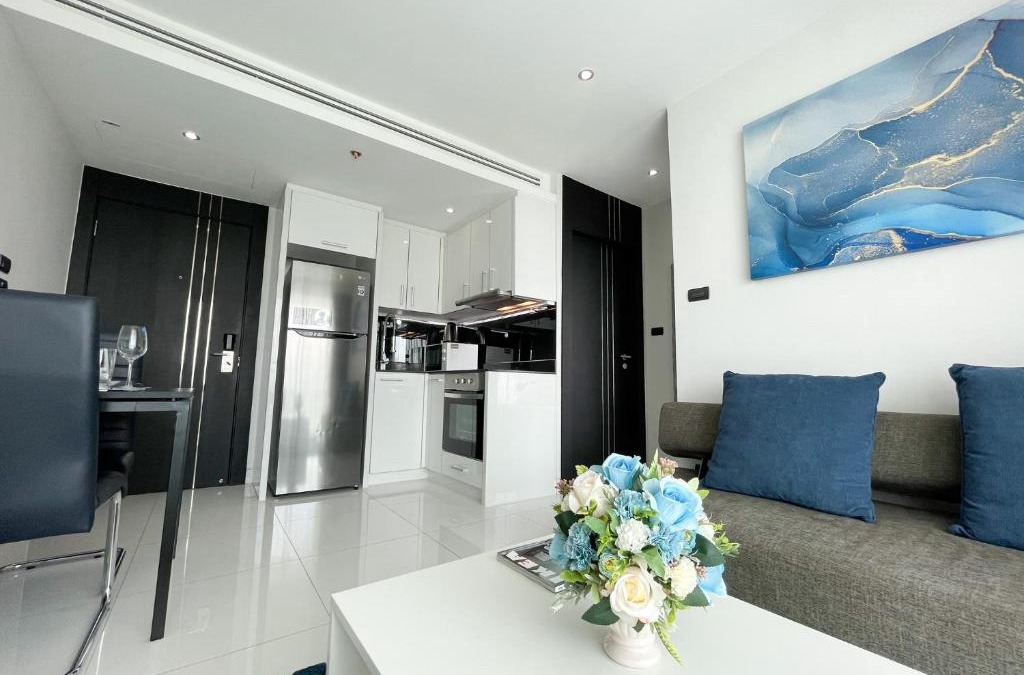 Pratumnak Hill Apartment | LUXURY 1 Bedroom in Amari Residences