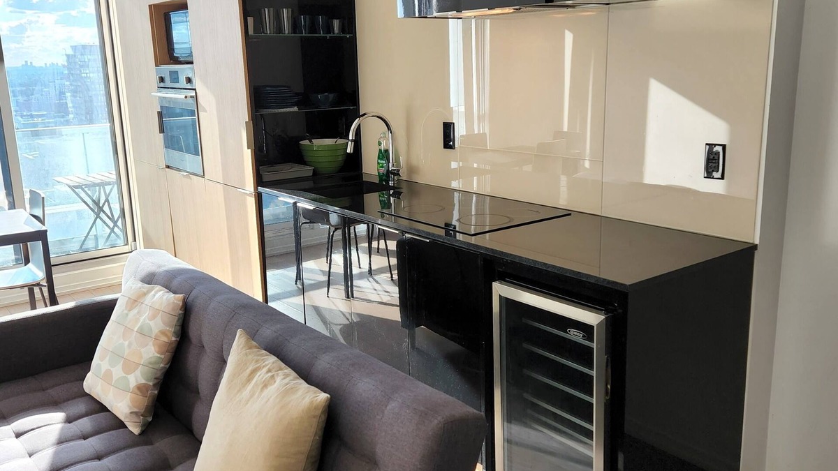 Financial District Condo | Luxury 1- Bedroom Luxury Toronto Downtown Condo