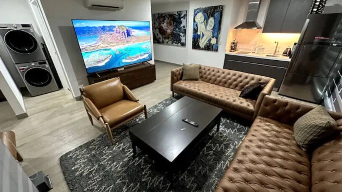 Downtown Condo | Luxury 1-bedroom penthouse condo with views & pool