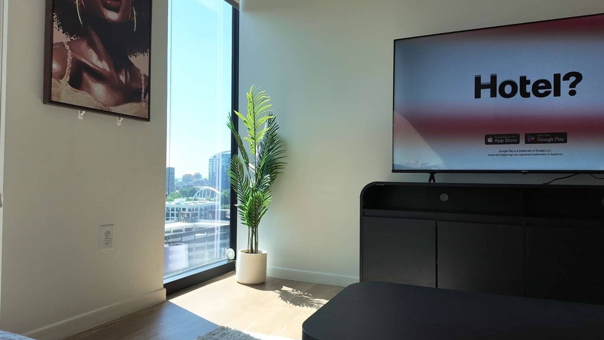 Downtown Columbus Apartment | Luxury 1 bedroom skyline suite Downtown Columbus with the city view
