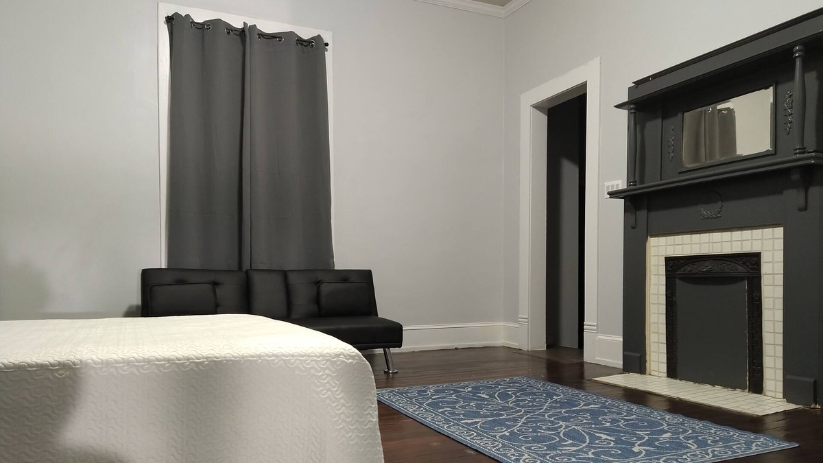 Winder Apartment | LUXURY 1 BEDROOM SUITE w/ LARGE PRIVATE BATHROOM rm. 6