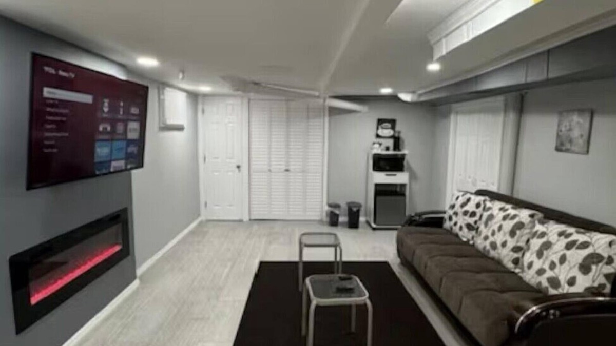 North Valley Stream House | Luxury 1 bedroom house with AC WiFi private entrance in a wonderful neighborhood