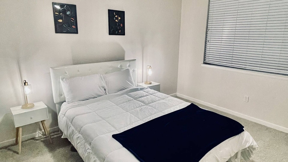 Downtown Baltimore Apartment | Luxury 1 BR 1 BA w/Pool, Gym & Parking