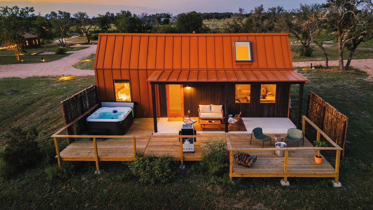 Stonewall Cabin | Luxury 1 BR cabin in the center of the Texas Wine Country with private porch, hot tub, gas grill and fire pit.