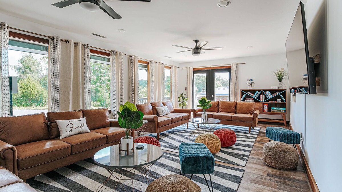 Afton Apartment | Luxury 1-BR Suite near Nelson 151 | Pet-Friendly!