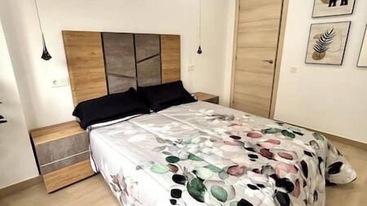 Las Campas y San Claudio Apartment | LUXURY: 10 pax Projector, Arcade Machine and Scooters