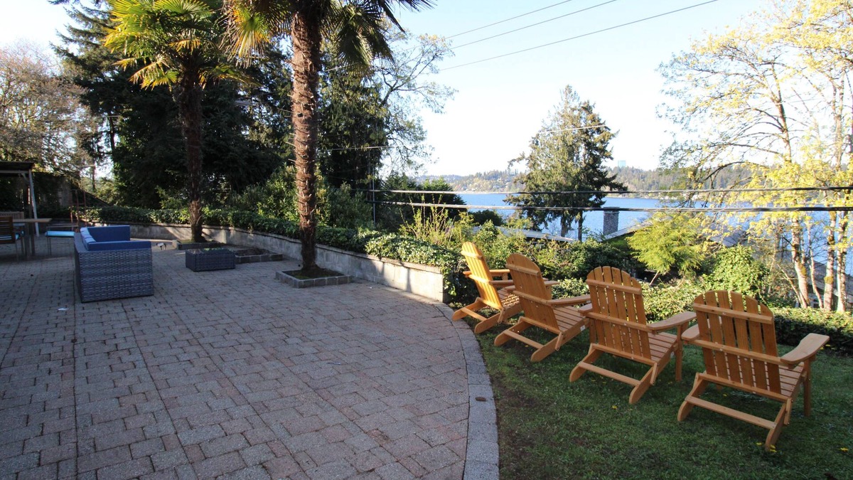 Mercer Island House | Luxury 180 degree Lake View N Mercer Island Home