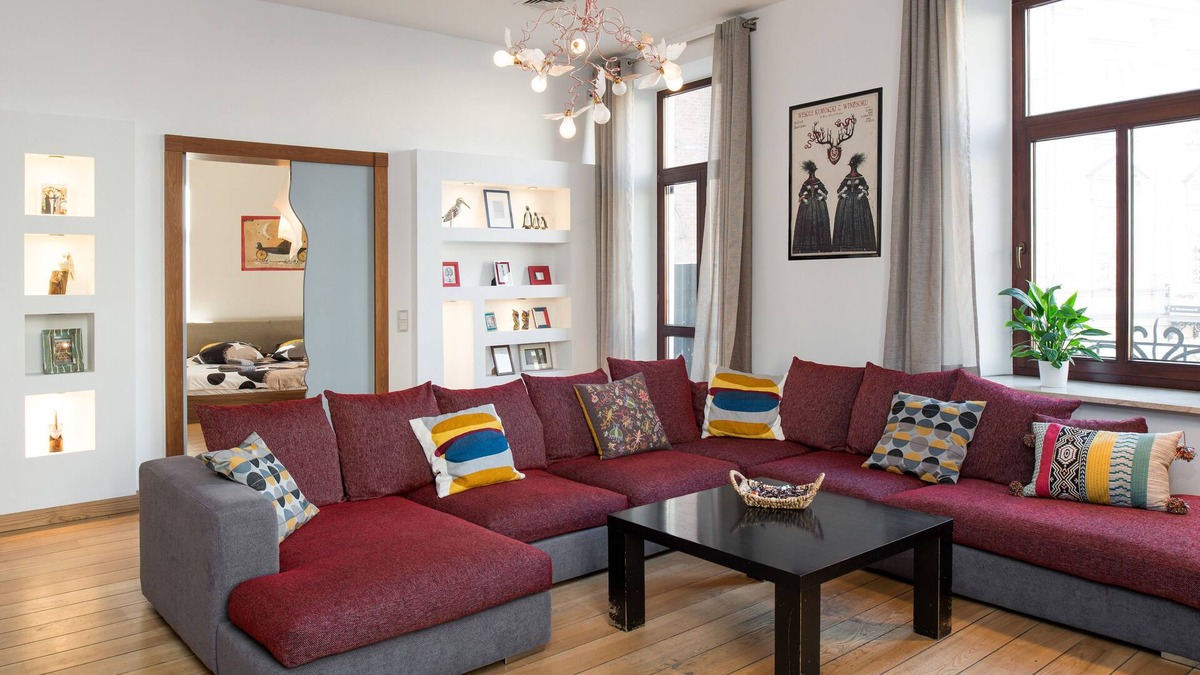Stradom Apartment | Luxury 1830 square feet Old Town apartment -3 bedrooms, 2 bathrooms, A/C, Wi-Fi