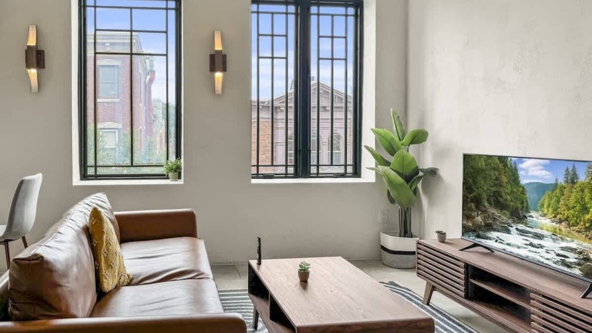 Society Hill Apartment | Luxury 1BD | 1 Bed | South St