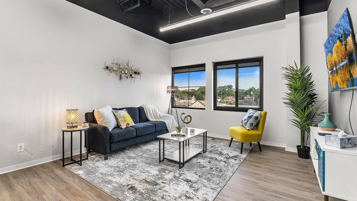 Dearborn Apartment | ★ Luxury 1BD Loft in Dearborn ★ Comfy Queen Bed & Free Parking | Near Detroit