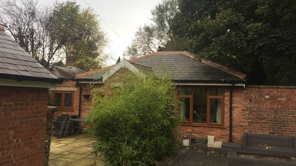 Prestwich Cottage | Luxury 1bedroom Lodge in Prestwich