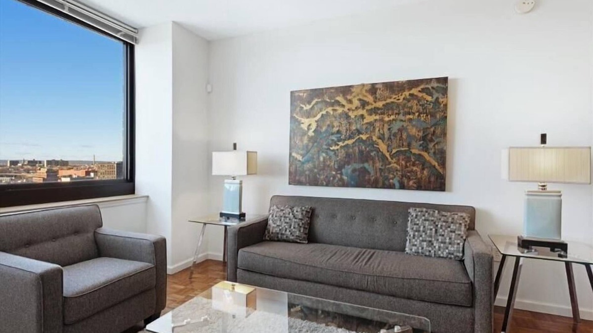 Hudson Exchange Apartment | Luxury 1BR | Full Kitchen | Steps from PATH | by GLS