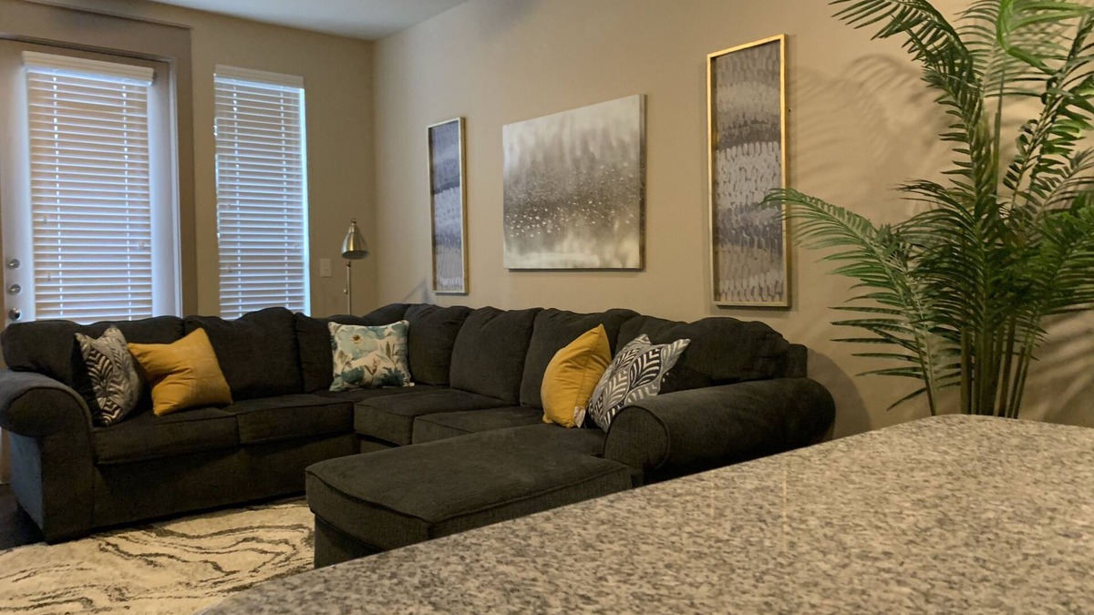 Spring Branch East Apartment | Luxury 1BR w/King Size Bed in Perfect Location