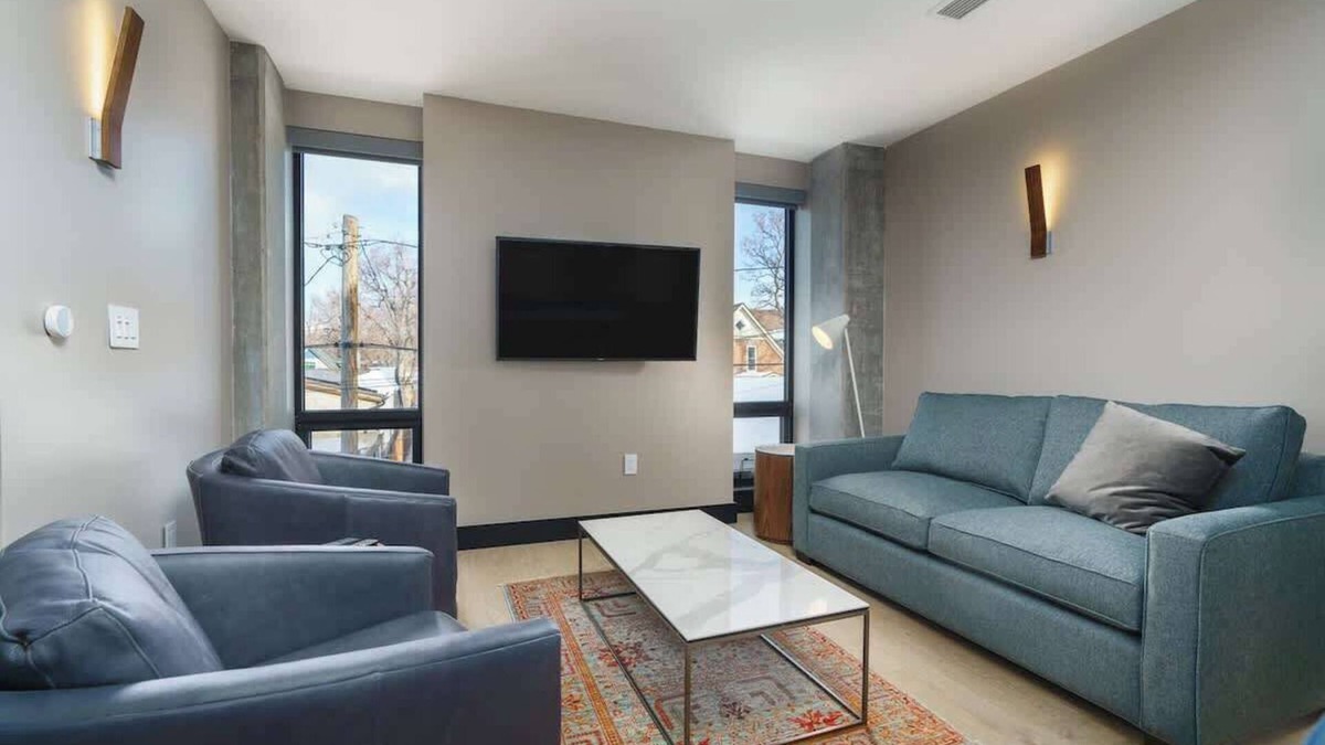 Berkeley Hotel | Luxury 2/1 on Tennyson St w/Rooftop Deck & Views