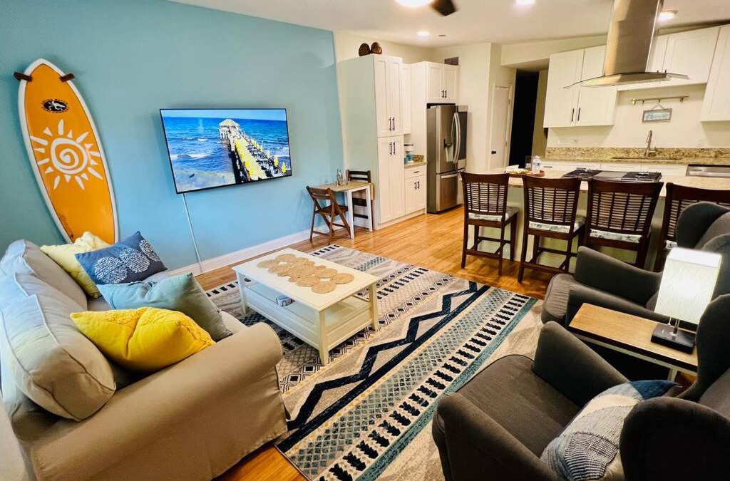 Port Canaveral Villa | Luxury 2/2 private oasis w/Hot Tub walk to Beach