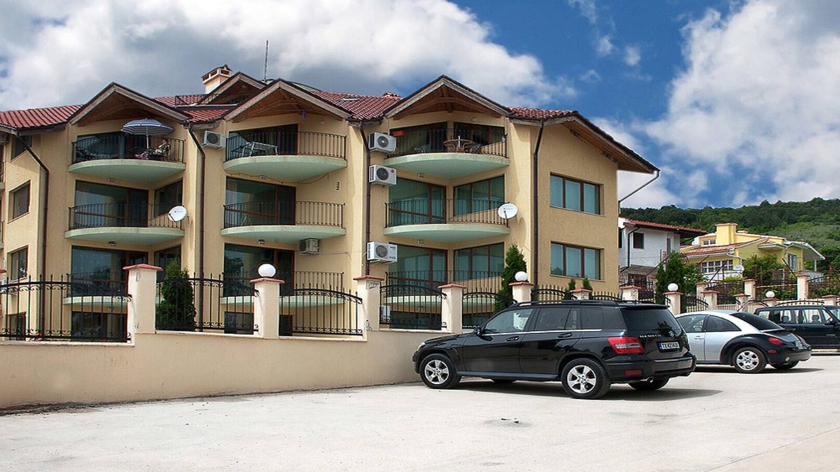 Balchik Apartment | Luxury 2-bdr holiday apartment in African-style decor