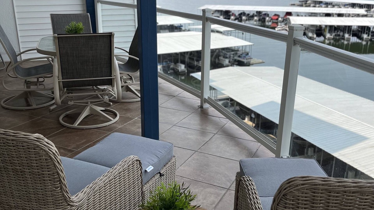 Lake Ozark Condo | Luxury 2 Bed/2 Bath Lake Condo in Monarch Cove 2 MM, WALK-IN Unit w/Boat Slip
