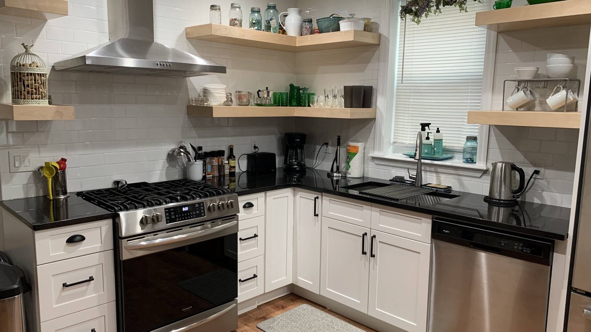 Pelham Bay Apartment | Luxury 2 Bed 2 Bath Washer Dryer 1 King 1 Queen Bed 30 Night Minimum