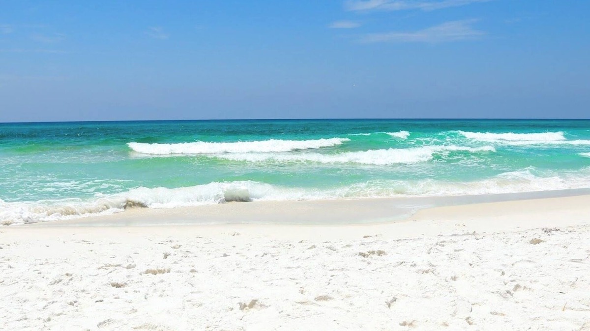 Ono Island House | Luxury 2 Bed- 80" TV- Pet Friendly- 3 mi. to Johnson Beach